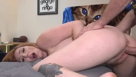 Milf Trip: Big booty and natural Lauren Phillips striptease