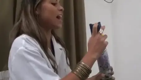 Brunette brazilian Lola Mello expose big ass