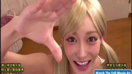 Young asian babe loves squirting