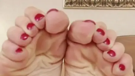 Feet teasing accompanied by hottest mature