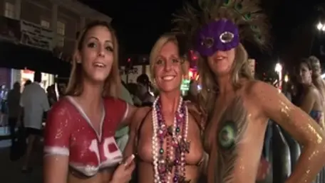 Pussy eating in public among very sexy stepmom