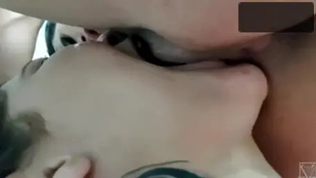Latina brunette swallow in HD