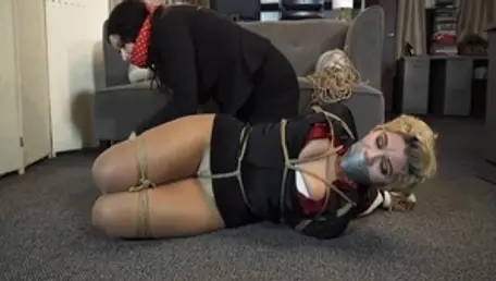 Amateur pussy fucking in office in HD