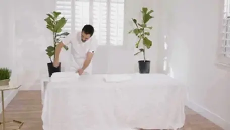 Brunette cunnilingus HD