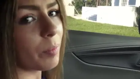 Amerikanische Schlampe fühlt sich bei POV-Analsex im HD zu Hause