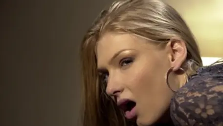 Nailinhard caseiro junto com a Lana Rhoades