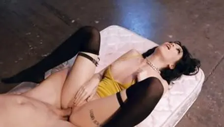 Teens Like It Big: Hairy babe Leda Bear hardcore handjob