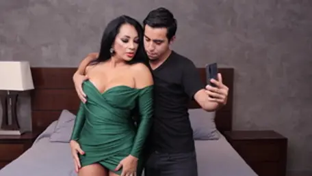Hard slamming escorted by booty latina stepmom Gali Diva
