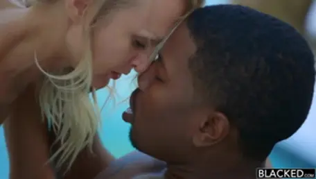 Loud sex in company with pakistani amateur Natasha Voya