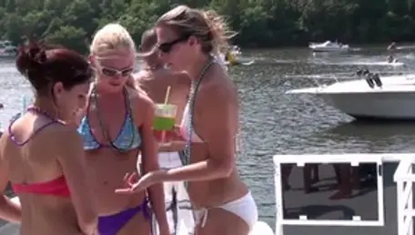 Nebraska Coeds - Naked american amateur flashing at the party