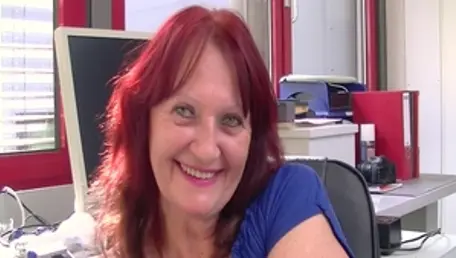 Gypsy bitch goes for raw sex scene