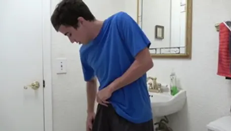 Tight cougar feels in need of loud sex in HD