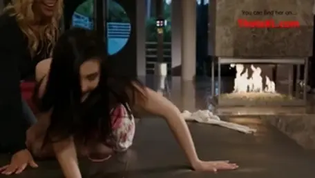 Ebony lesbo threesome pussy fuck rub their clits together