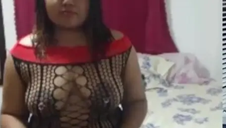 Inked latina brunette sucking cock in HD