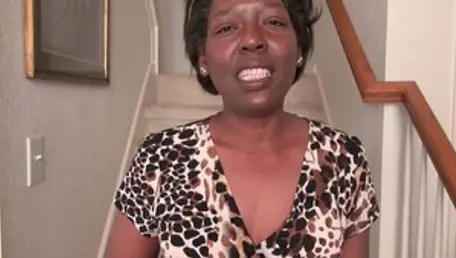 Older Woman Fun: Very sexy american Eva Griffin