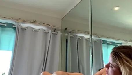 Curvy stepmother shared in the bed