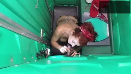 Porta Gloryhole: Blowjob in the toilet next to MILF