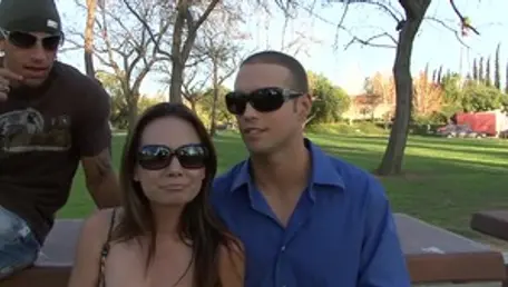 Abspritzen unter der sehr heißen Latino-Mature-Holly-West-HD